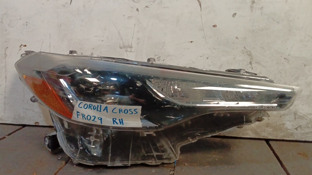 FARO RH COROLLA CROSS 20 BASICO