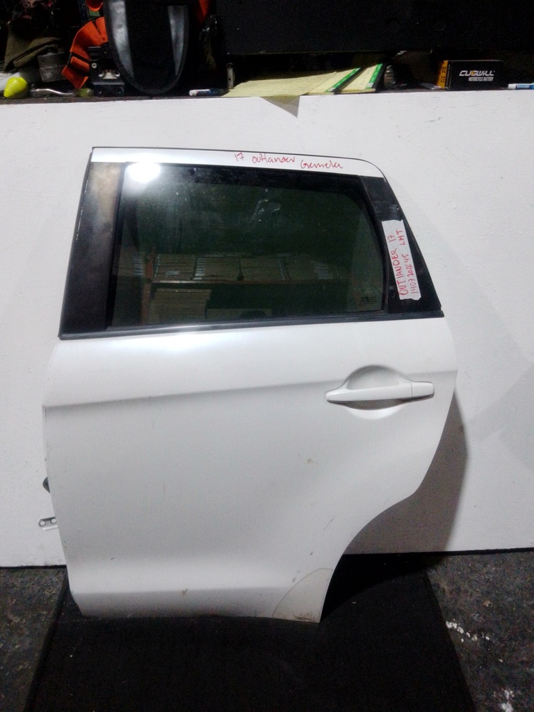 PUERTA OUTLANDER LHT 17