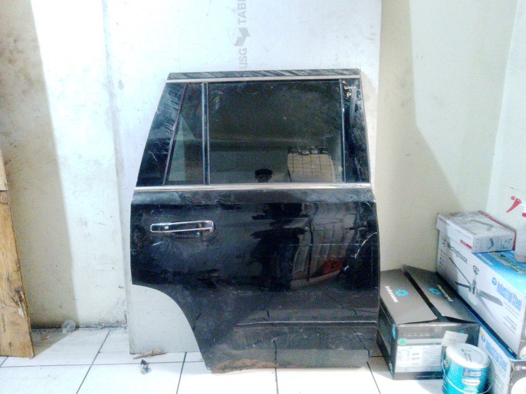 Puerta trasera RH Tahoe -21