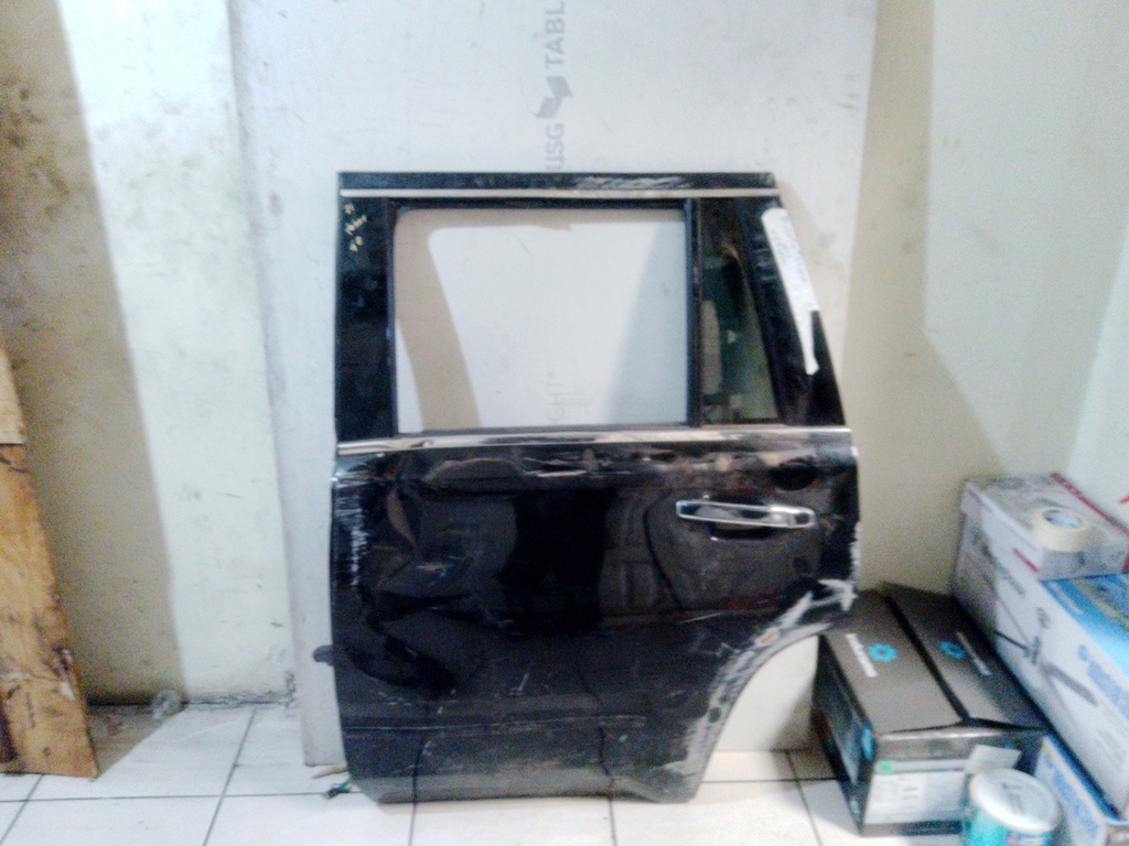 Puerta trasera LH Tahoe 21