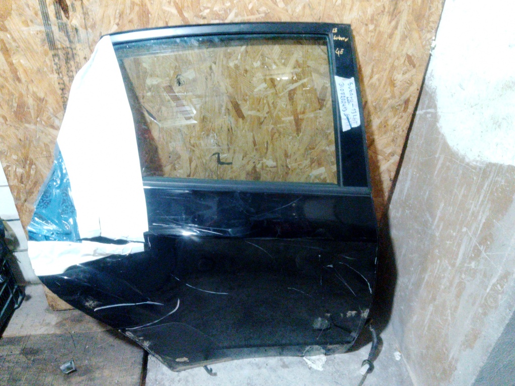Puerta trasera Subaru -13 LH