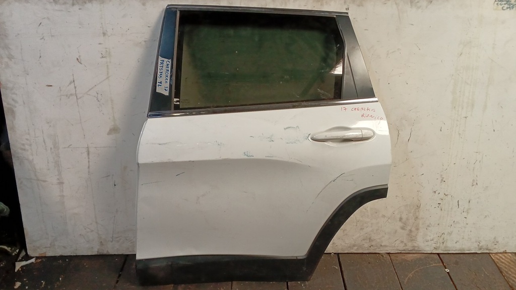 PUERTA TL CHEROKEE 17