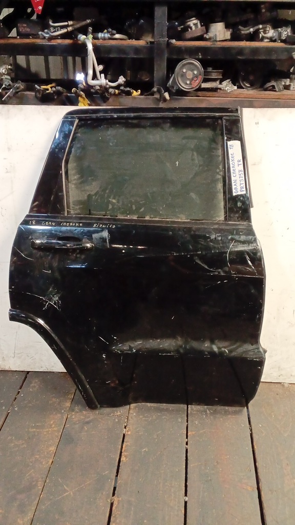 PUERTA TR GRAN CHEROKEE 18