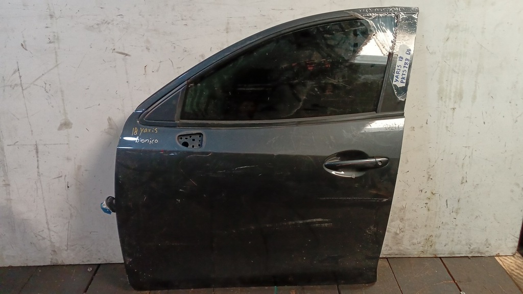 PUERTA DL YARIS IA 18
